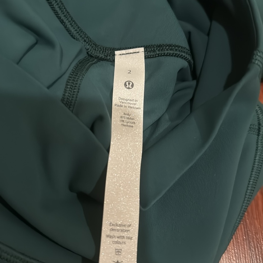 Lululemon - Picture 6 of 8